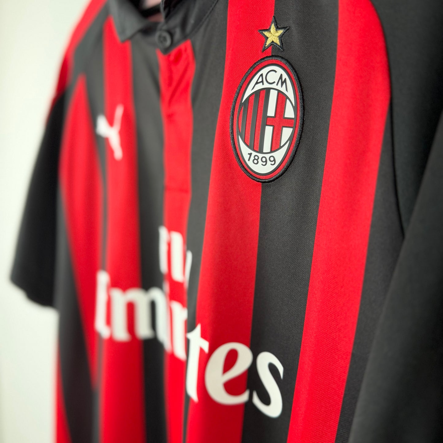 AC MILAN 2018-2019 DOMICILE *NEUF AVEC ÉTIQUETTE* - L